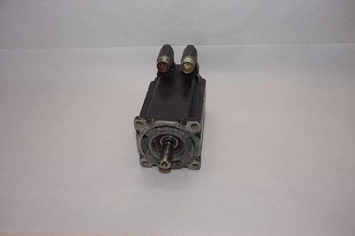 Used ALLEN BRADLEY MPL-B430P-SJ72AA Series A 5000rpm 3 Ph 0-334Hz 3.0Hp  Servo Motor