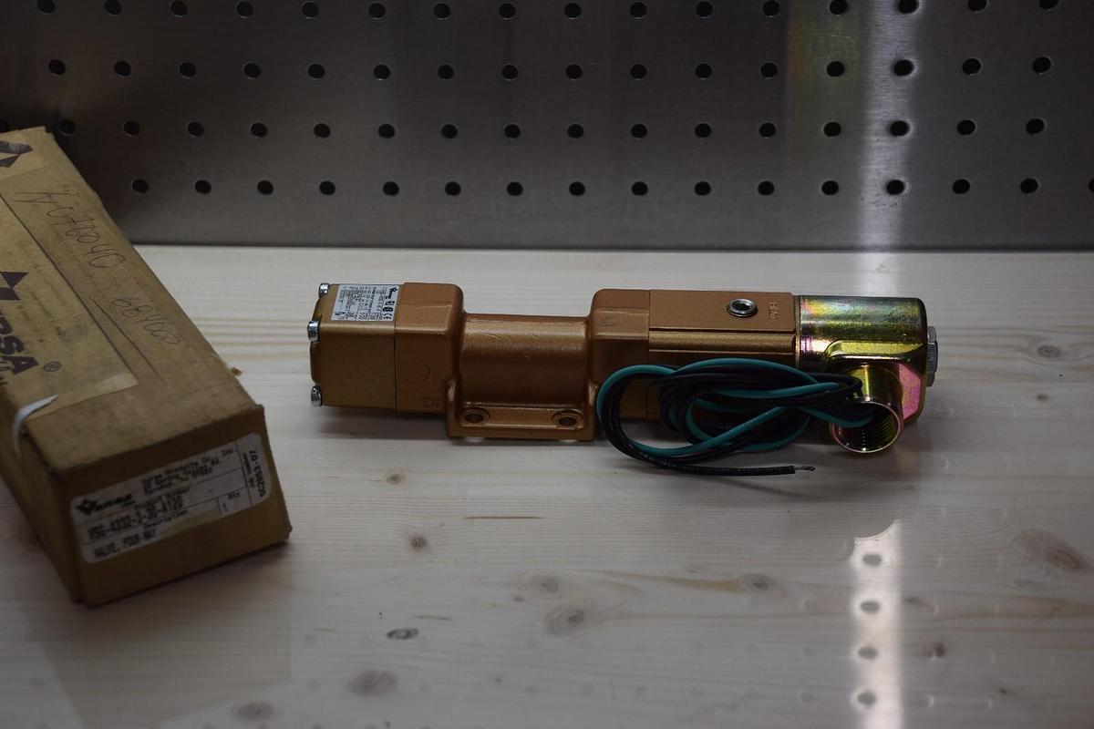 VERSA VSG-4332-3-30-A120 VSG4332330A120 1/4" 4-WAY SOLENOID VALVE NEW
