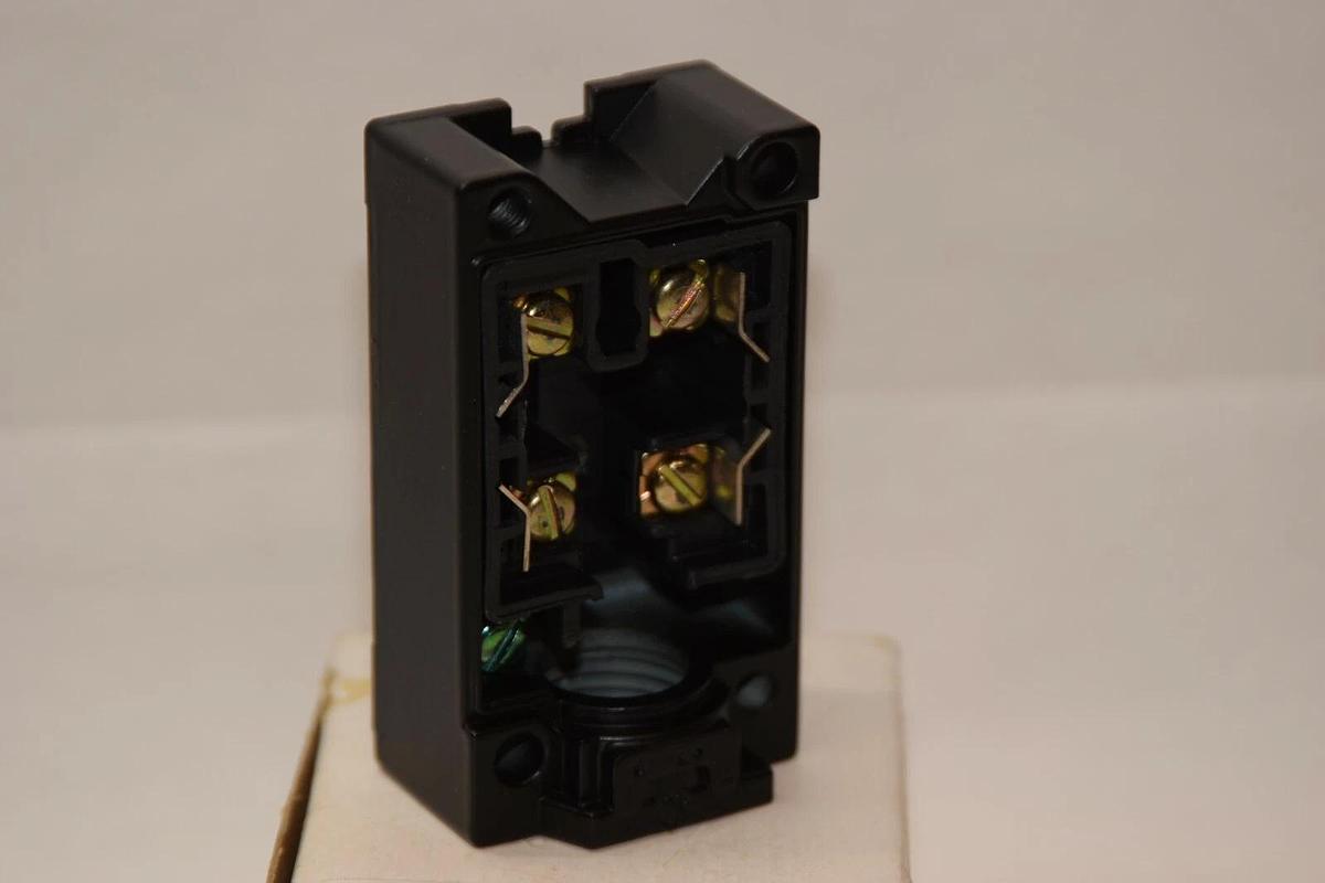 (NEW) GE GENERAL ELECTRIC CR215DGR7 Limit Switch Receptacle