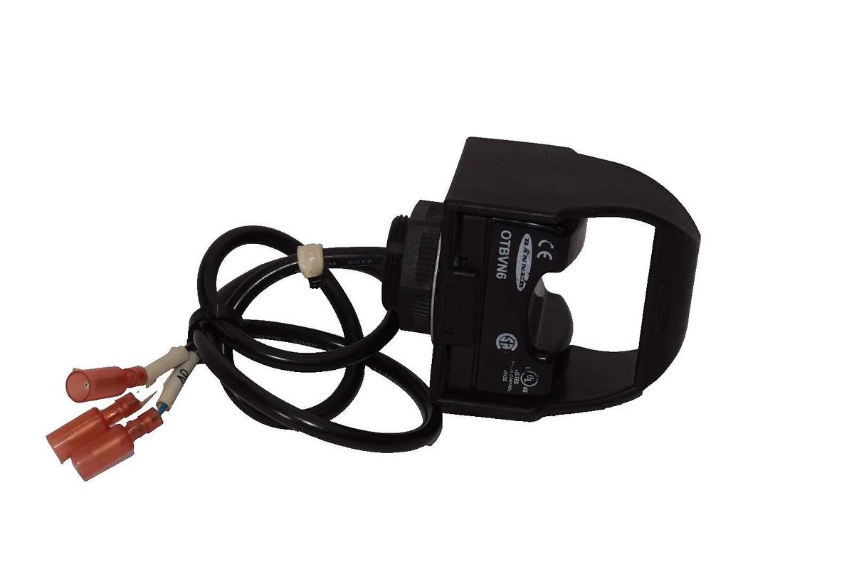 Used BANNER OTBVN6 , 0TBVN6 Optical Touch Button - Lot of 2