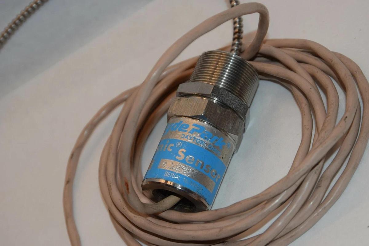 Used Hyde Park CS-7 Microsonic Sensor CS7