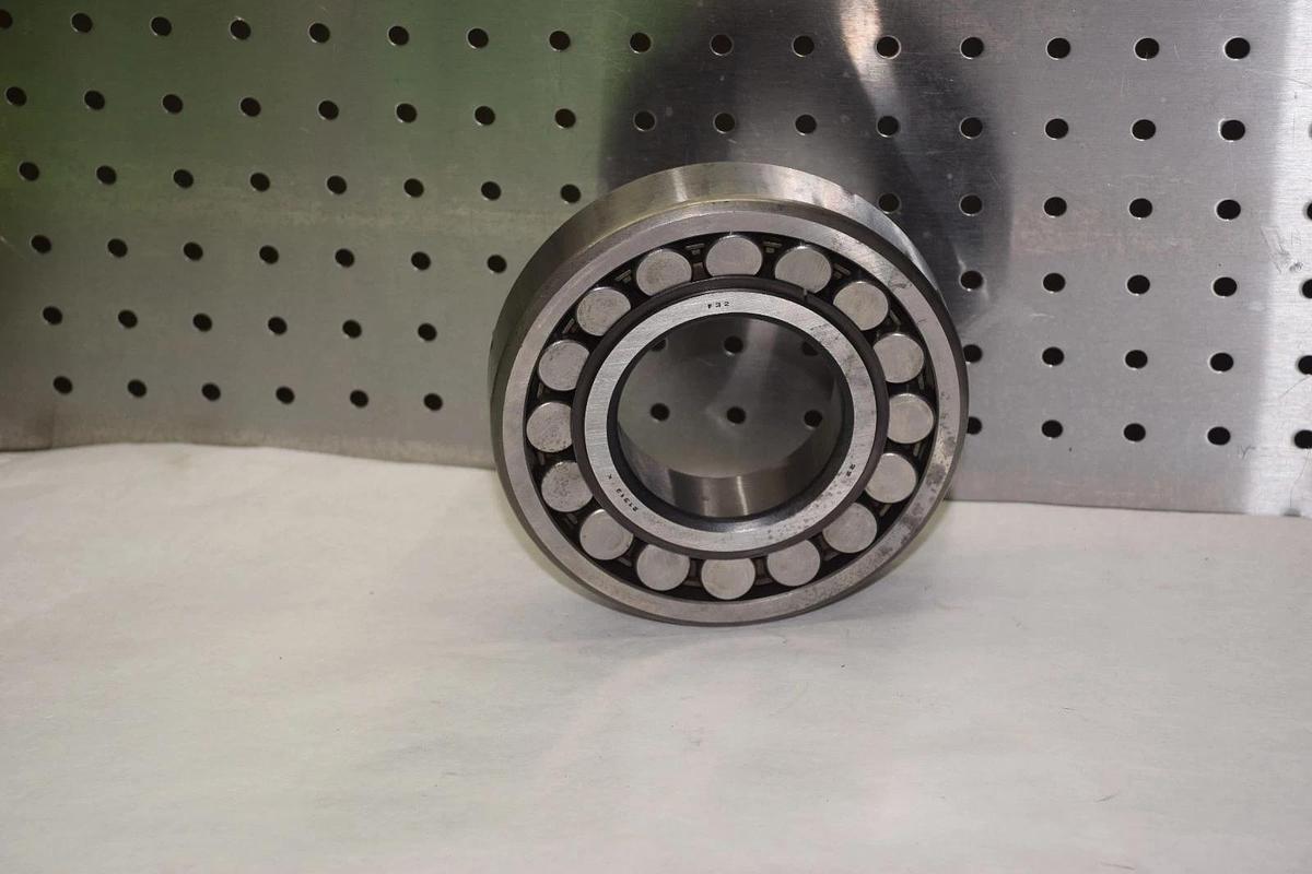 SNR 21313 K F32 SPHERICAL ROLLER BEARING NEW