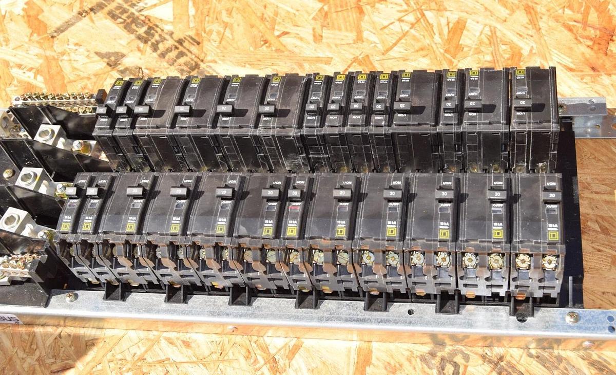 Used Square D 42 Circ 225A Main Lug Panelboard Interior NQOM442L225GSA 3ph 20a & 30a