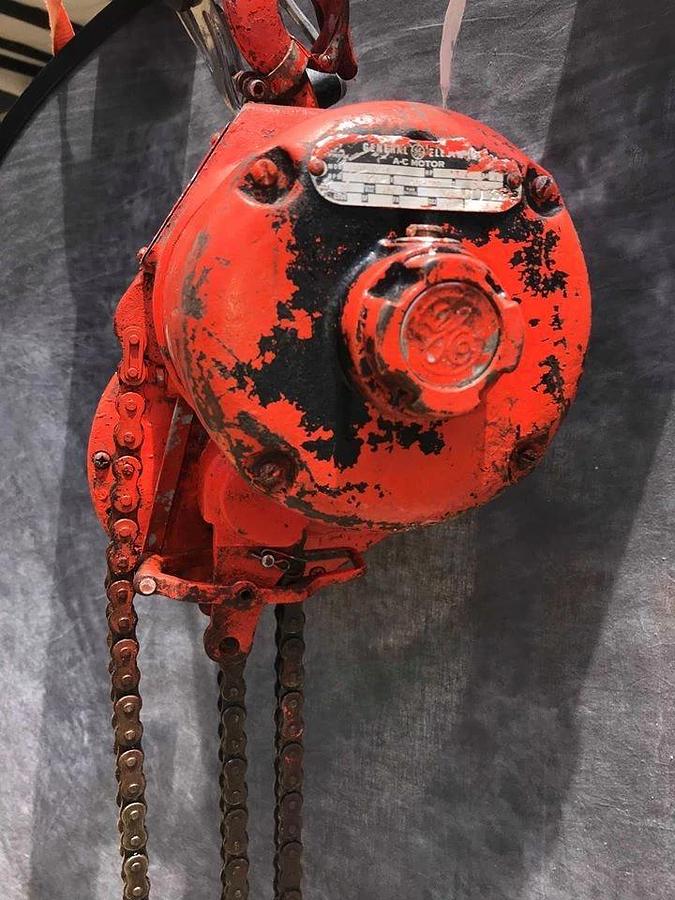 Used Yale chain hoist 1 ton 2000 lb 10' Chain Drop  5K48DC1A 3/4HP 3Ph 208-220v