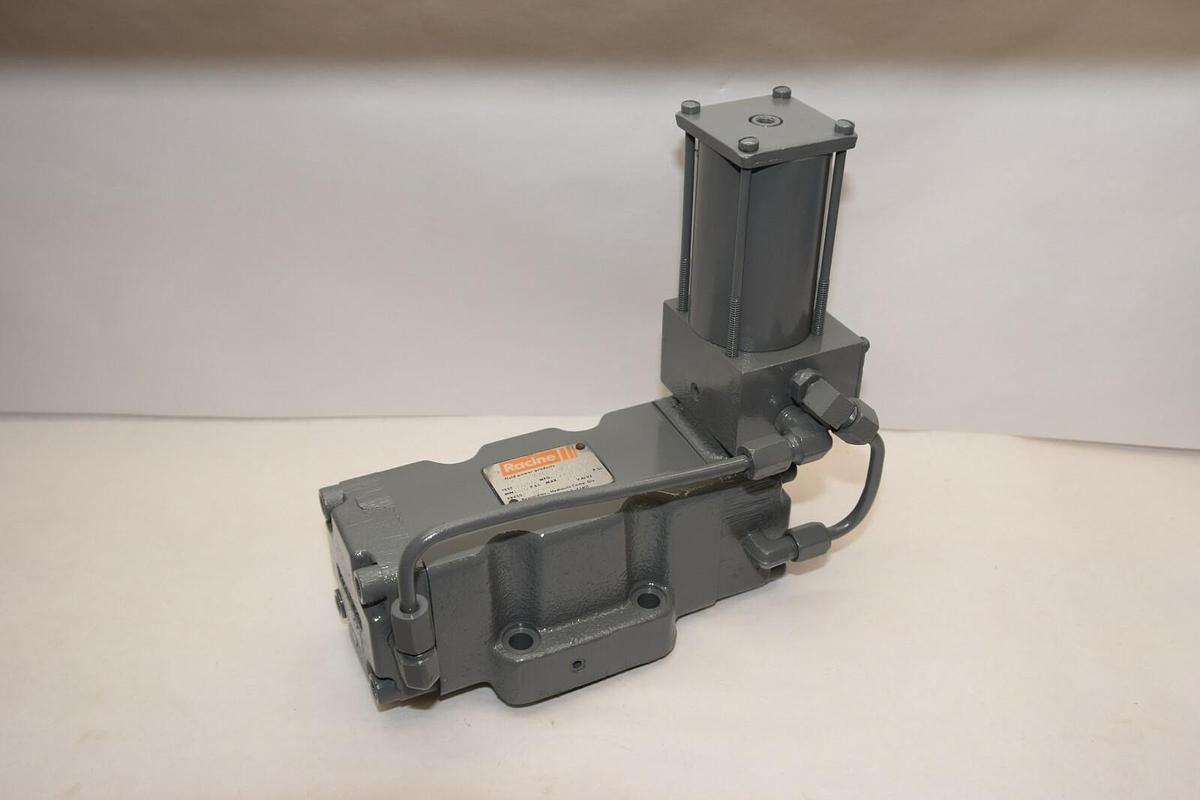 Used Racine FE1-EAAH-S06S-05 3000PSI Pressure Electrical servo Valve FE1 EAAH S06S 05