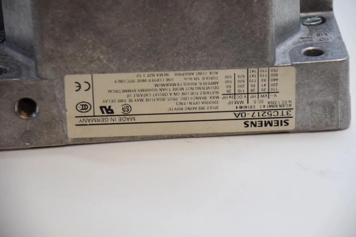 Used SIEMENS 3TC5217-0A , 3TC52170A 2P Contactor With 24V Coil *Chip*