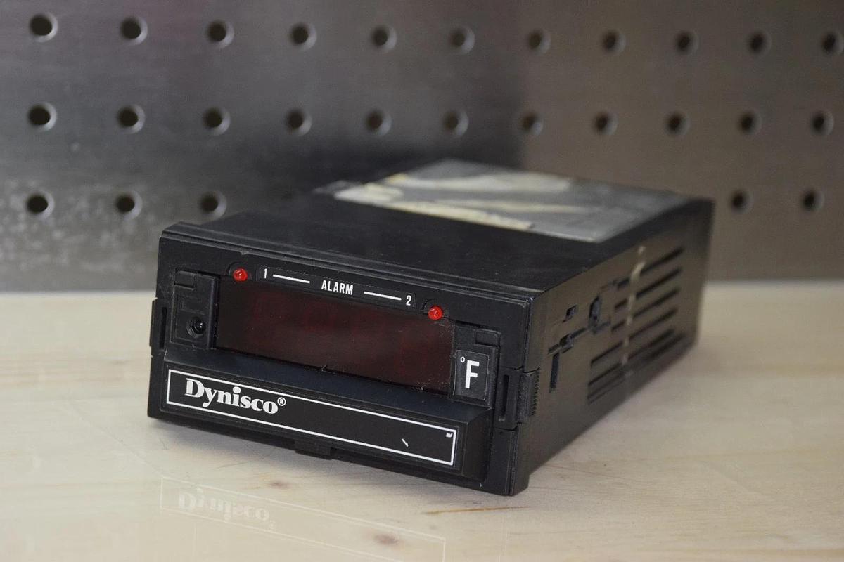 Used DYNISCO 128010310 1280-1-03-10 120VAC TEMPERATURE CONTROLLER