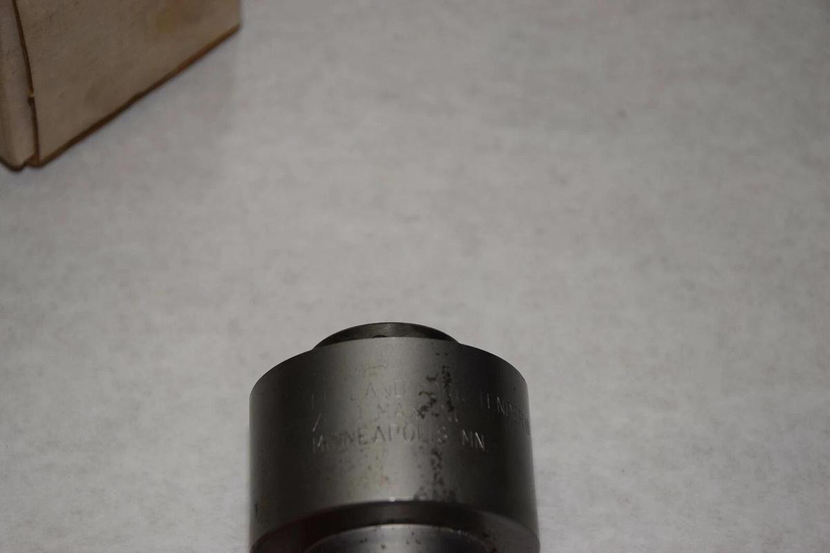 ZERO-MAX 5/8" BORE END OF SHAFT MOUNT BUSHED BORE HOUSING NEW