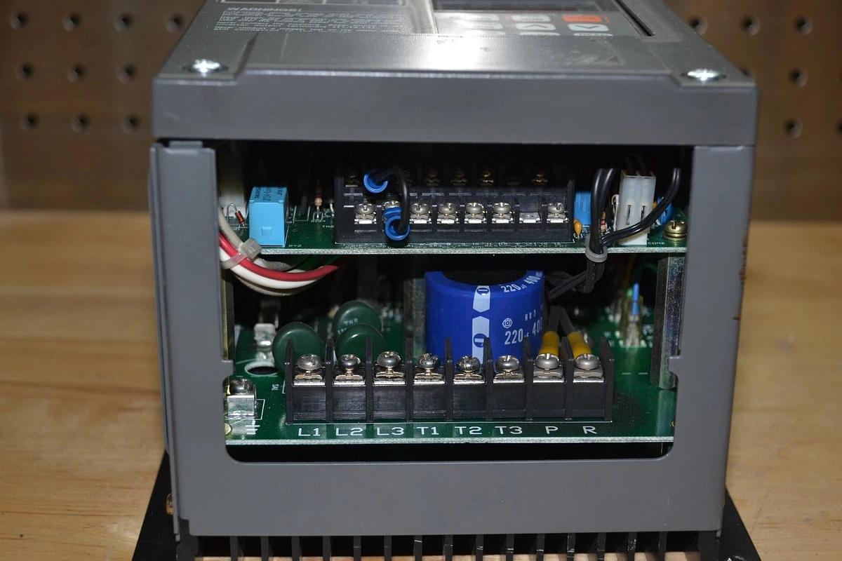 Used MOTORTRONICS K Plus AC DRIVE KP1-402  KP1402 380-480v 3.0 kva 3kva