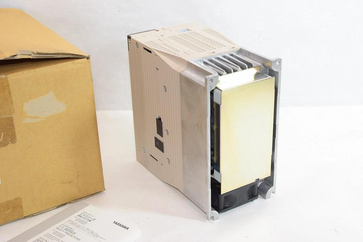 (NEW) YASKAWA SGDV-200A21A 3.0KW 200V Servo Pack Sigma 5 Amplifier Drive