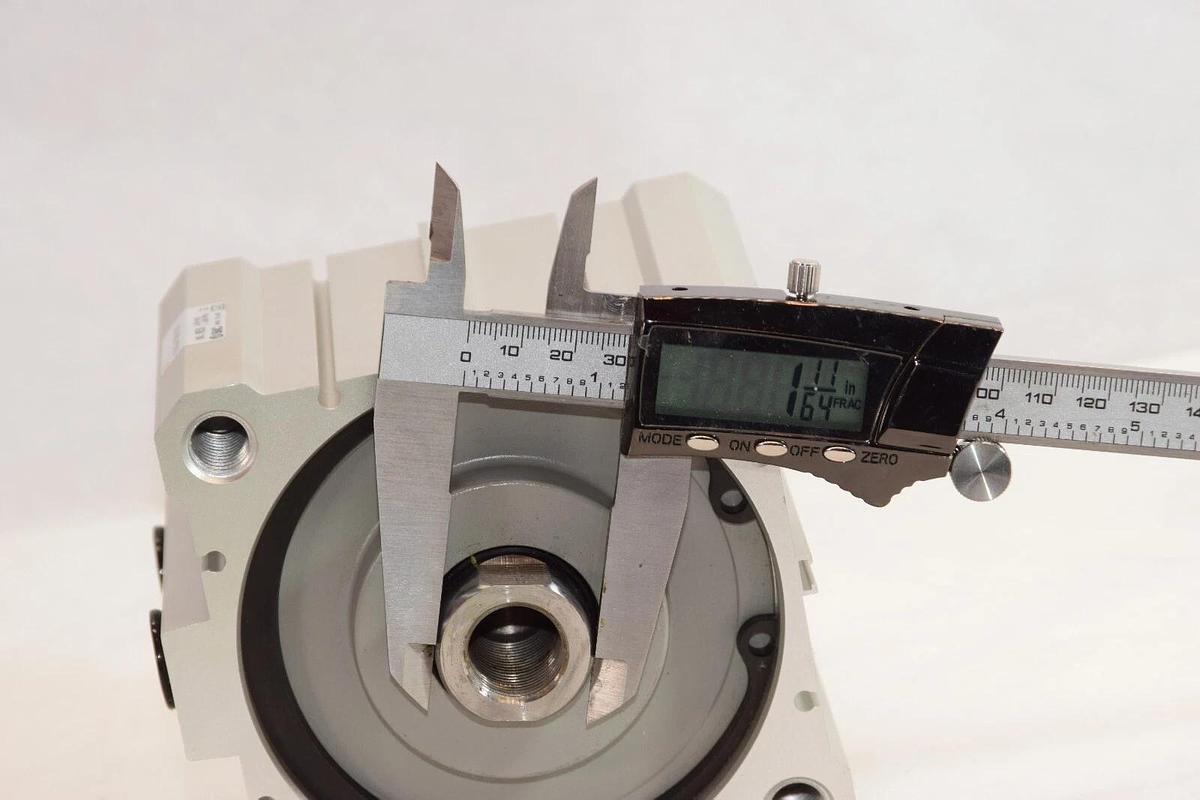 (NEW) SMC NCDQ2A100-25DC 145psi 1.0MPa Double Acting Pneumatic Cylinder