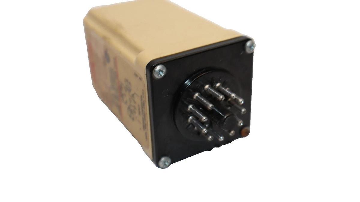 Used Agastat SSC22AEA , SSC 22AEA 120V 4-120s Timing Relay