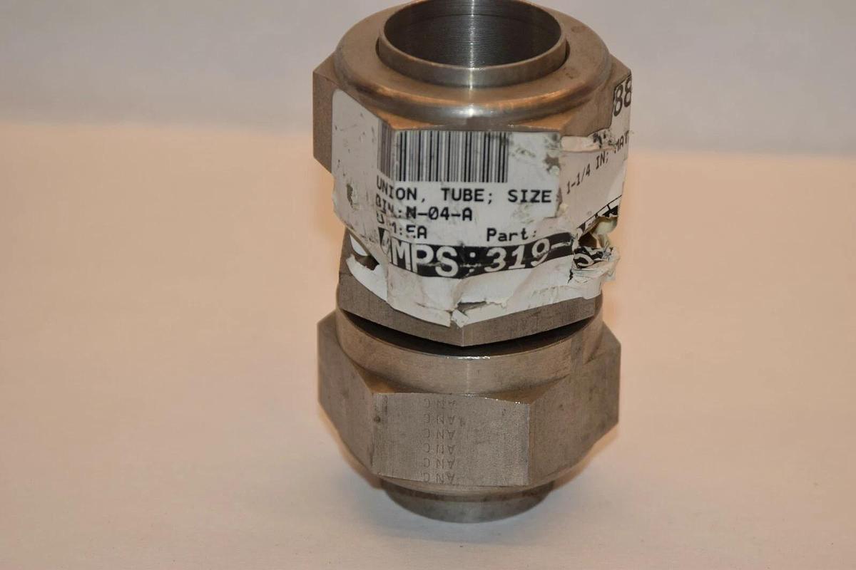 (New) PH 319-05579 1-1/4" Tube to tube UNION ADAPTER STAINLESS STEEL Swagelok ?