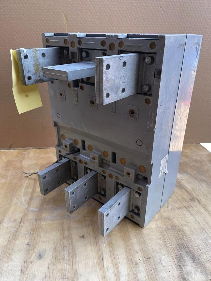 Used General Electric GE Power Breaker Manual Circuit Breaker TPR6620 2000 Amp 2000A