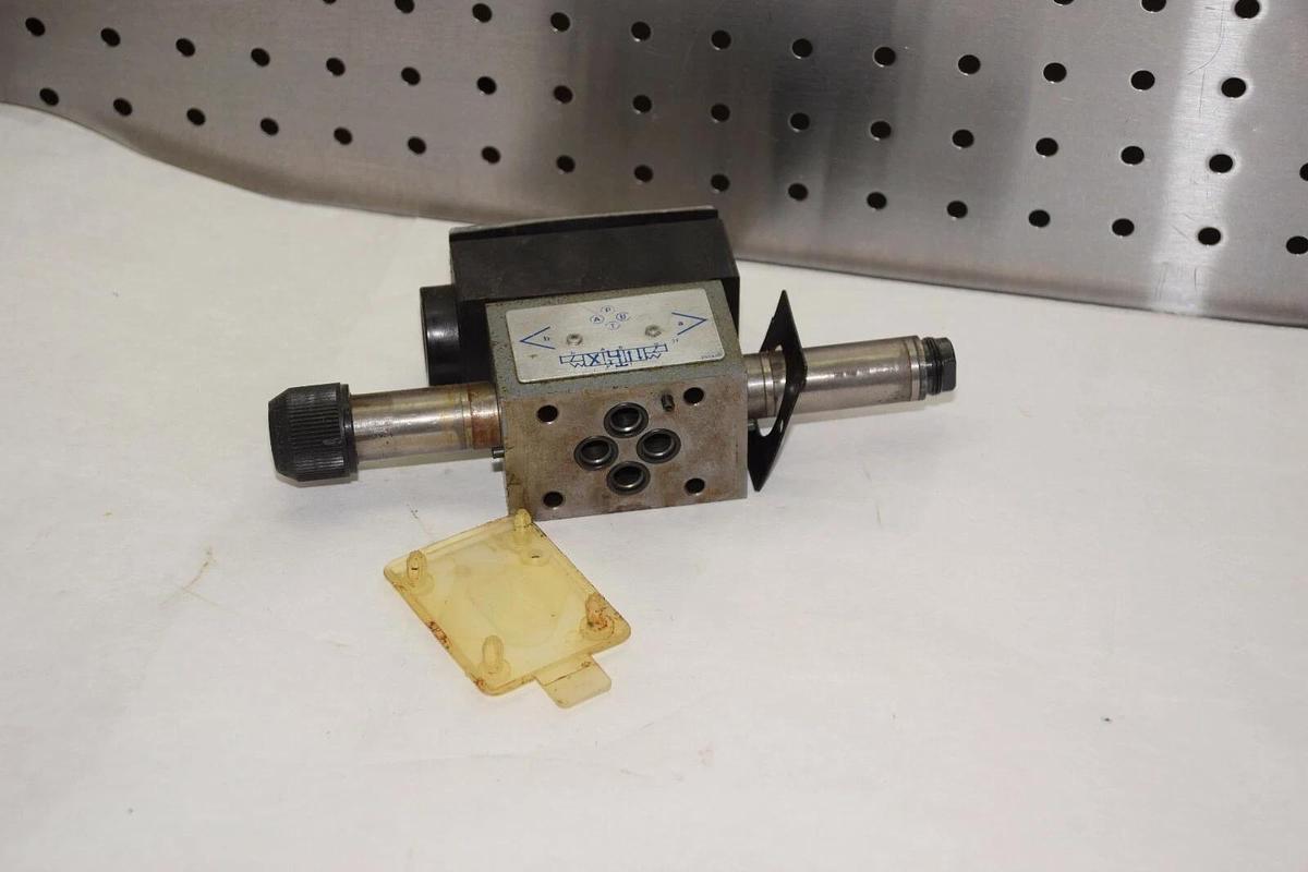 Used Continental Hydraulics directional pilot valve VS5M-3F-GB-60L-J