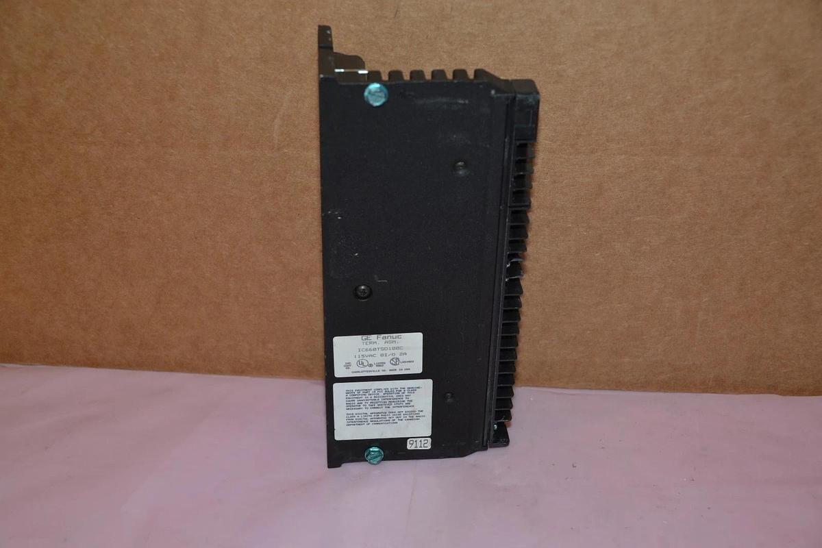 Used GE FANUC IC660TSD100C 115VAC 8 I/O 2A TERMINAL ASSEMBLY  IC660TSD100 C