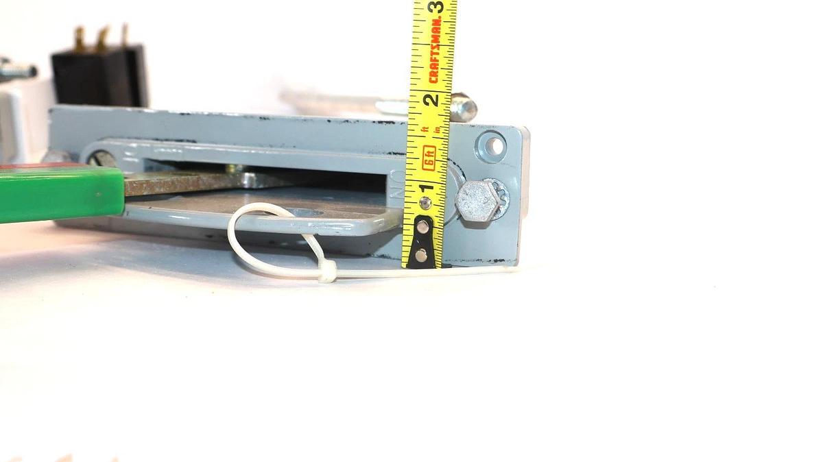 Used GE / GENERAL ELECTRIC TYPE 3/4/12 Disconnect Handle Circuit Breaker On/OFF