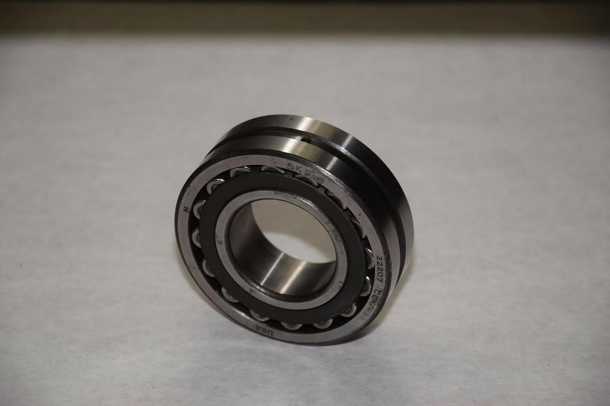 SKF 22207-CCK/W331 22207CCK/W33 SPHERICAL SELF-ALIGNING BALL BEARING NEW