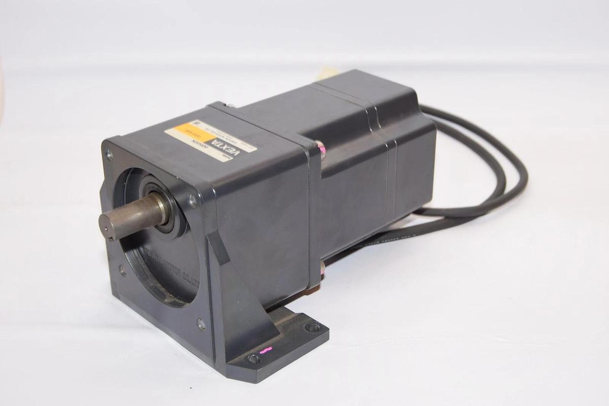 Used ORIENTAL MOTOR BXM6400M-GH 400W 3000r/min Vexta DC Motor 6GH50K Gear Head