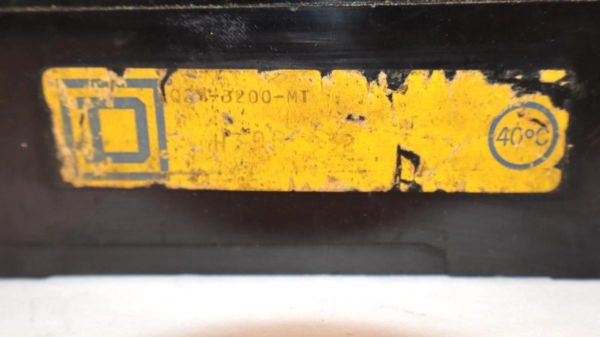 Used Square D Circuit Breaker 200A Q2M-3200-MT 200 Amp Q2M3200MT 3P