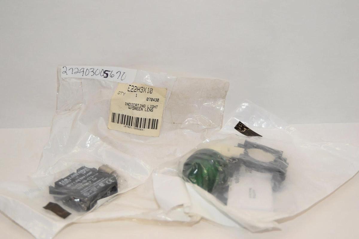 (NEW) CUTLER HAMMER E22H3X10 Green Indicator Pilot Light