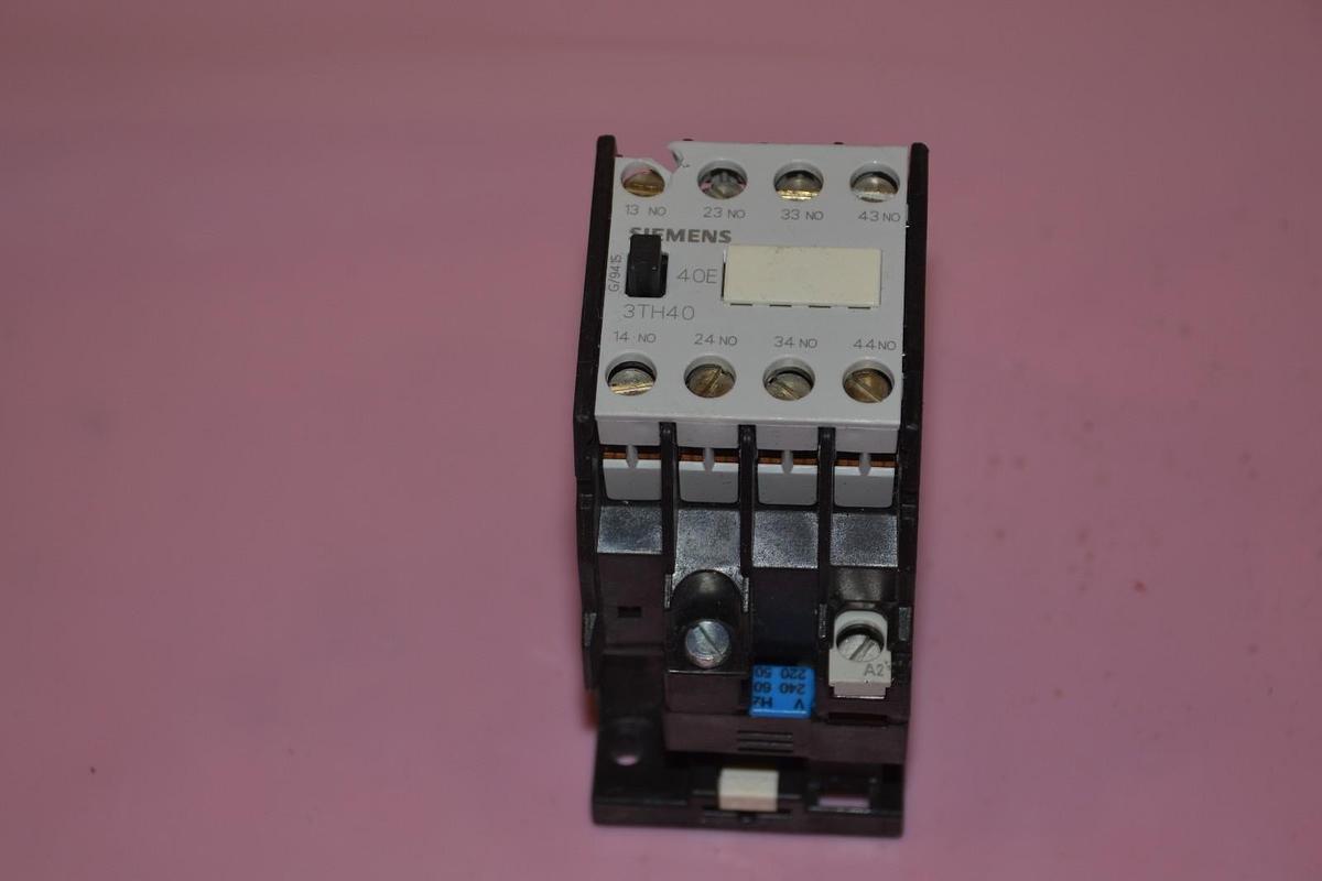 Used SIEMENS RELAY 3TH4040-0A 3TH4040 0A 3TH40400A 16 A 220/240 V 50/60 HZ