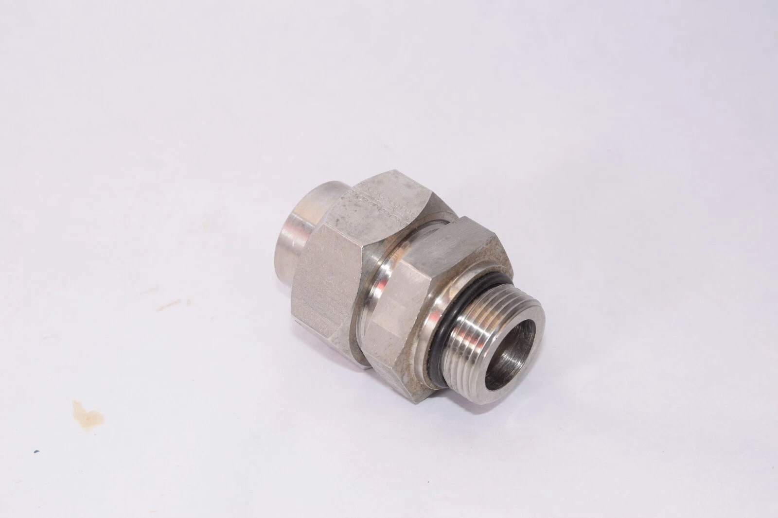 (NEW) SSP PHN 316 SS Stainless S/S Fitting 1" Npt to 1" Socket