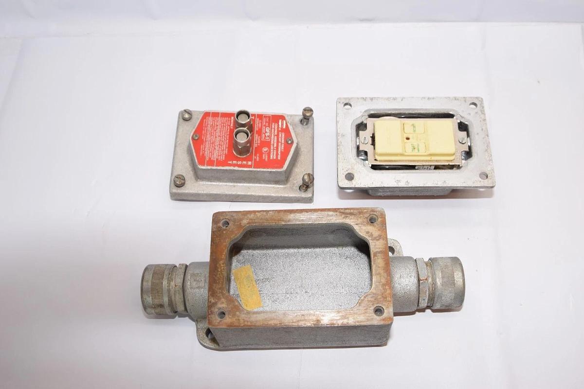 Used CROUSE HINDS GFS-1 120Vac 20Amp 60Hz Circuit Interrupter For Hazardous Locations