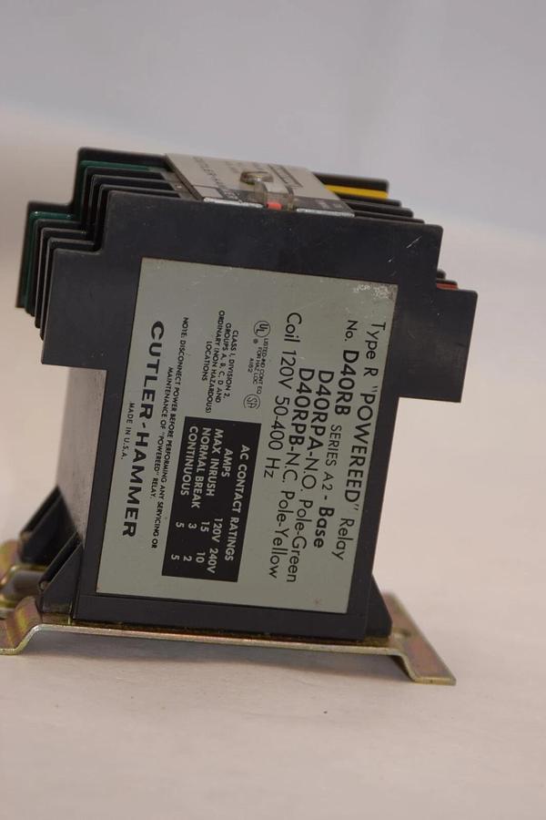 Used CUTLER HAMMER D40RB Series A2 Type R Powereed Relay 120V Coil