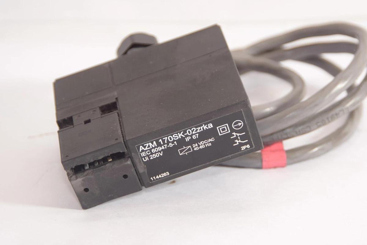 Used SCHMERSAL AZM 170SK-02zrka AZM1770SK-02zrka 250v Safety Switch