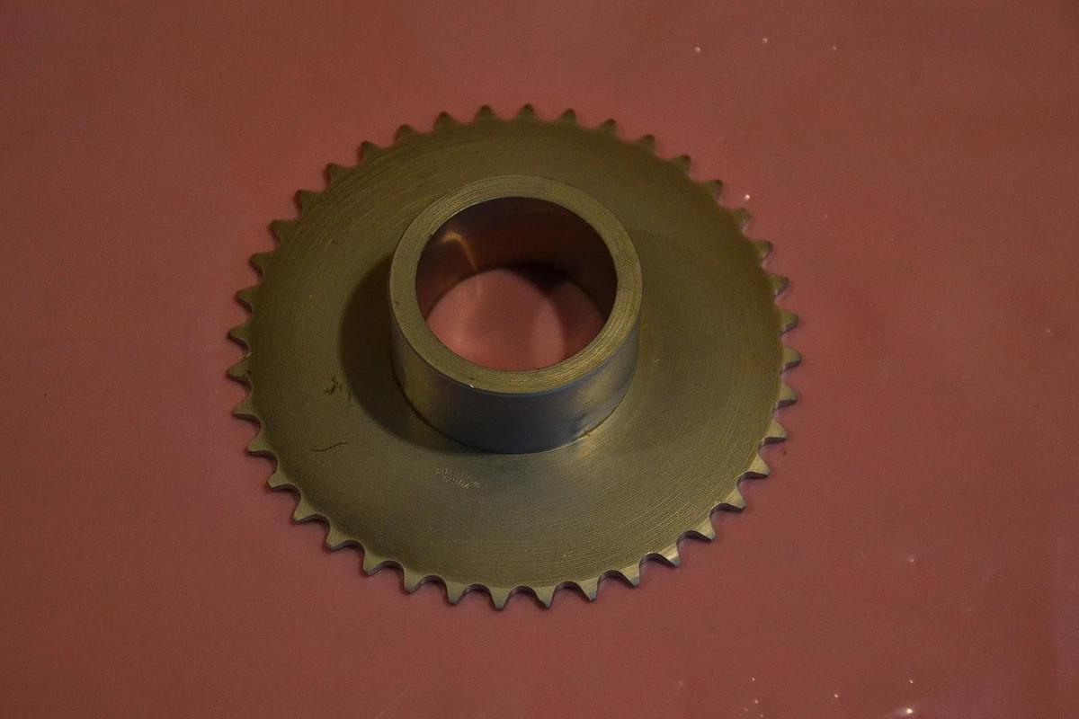 AMETRIC CHINA SPROCKET 8-40 8 40 BORE 1 3/8" NEW