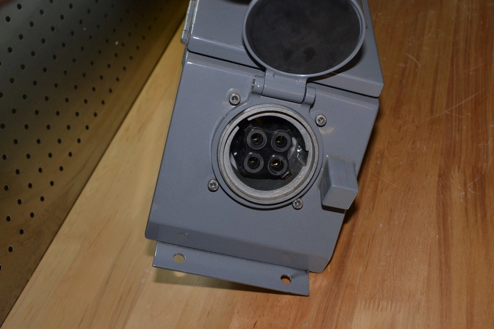 Used RUSSELLSTOLL THOMAS & BETTS ERSFA3124FAA 60 AMP 480vac Interlock Switcn NEW