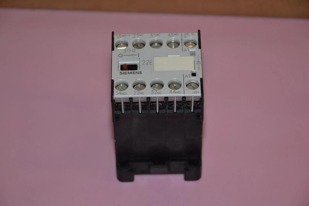 Used SIEMENS CONTROL RELAY 3TH2022-0JB4 3TH2022 0JB4 10A 10 A AMP
