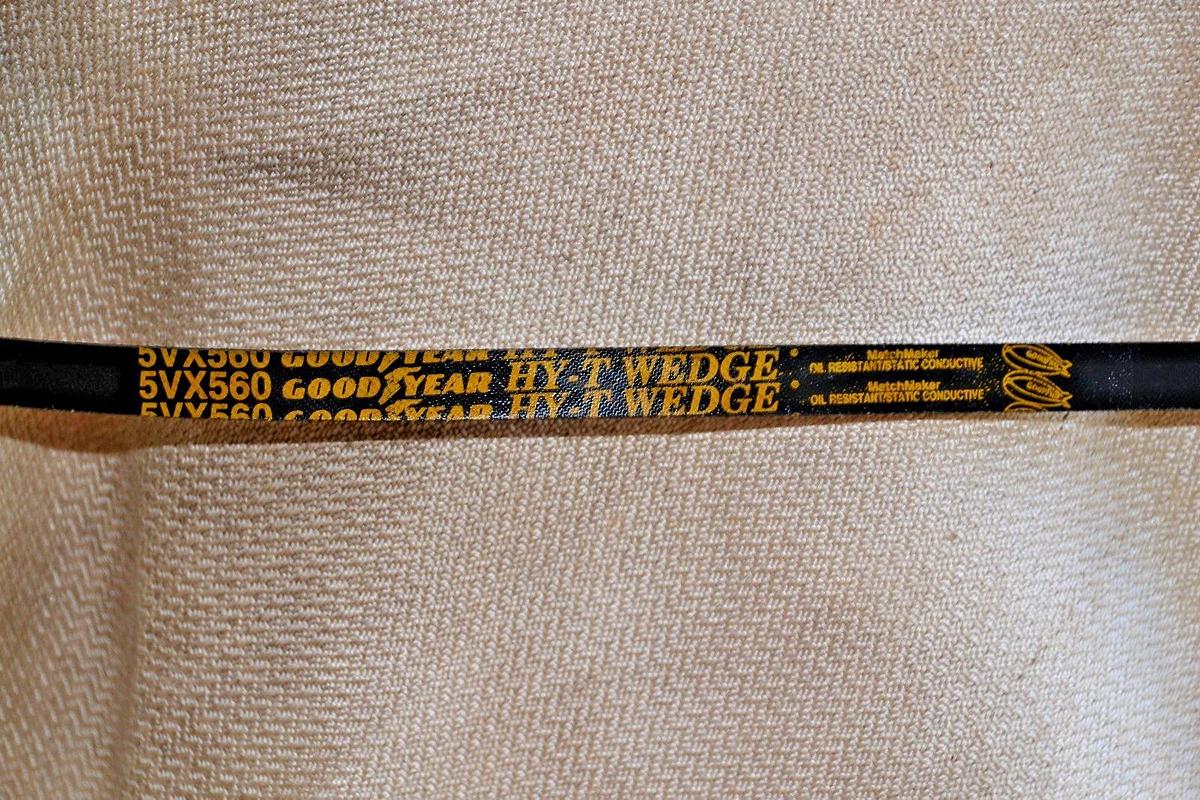 Goodyear Cogged V-Belt Belt HY-T 5VX560 Wedge (NEW)
