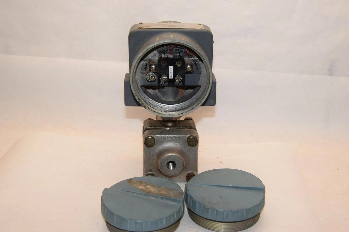 Used FOXBORO 821GM-DS1NH2-M MWP 600psi 12.5-42Vdc Pressure Transmitter