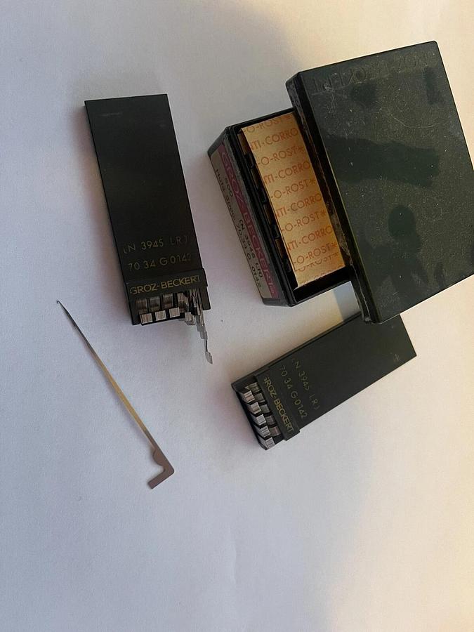 (NEW 500) GROZ-BECKERT Hofa 70.34 G 0142 (N 3945 LR)  Industrial Sewing Needle