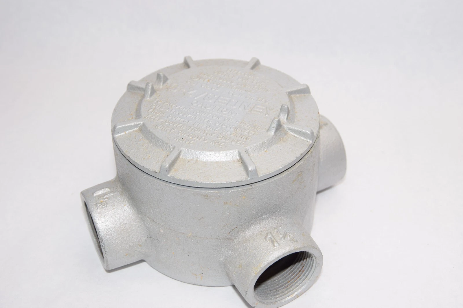 (NEW) O-Z / GEDNEY GUAX-150A GUJX-150 CUA 1-1/2" CUA 4 Way Cond. Outlet Box