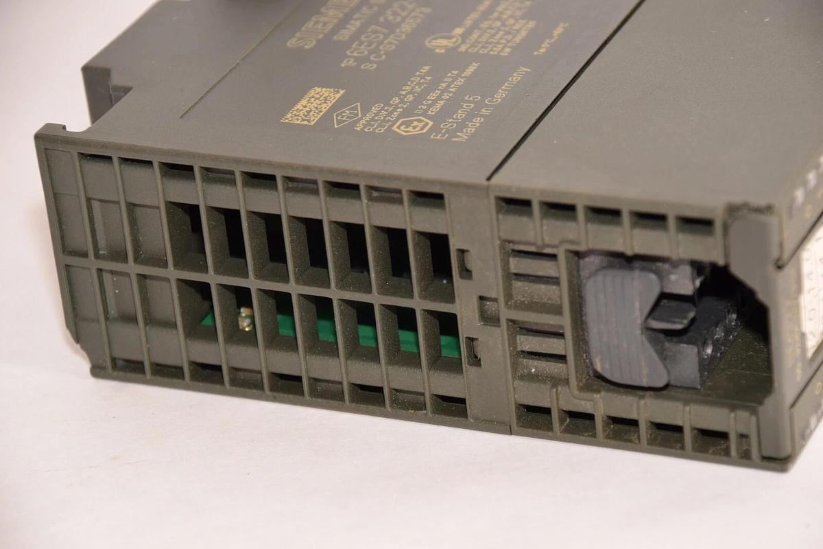 Used SIEMENS 6ES7 322-1BL00-0AA0 Simatic S7 Digital Output Module 6ES73221BL000AA0