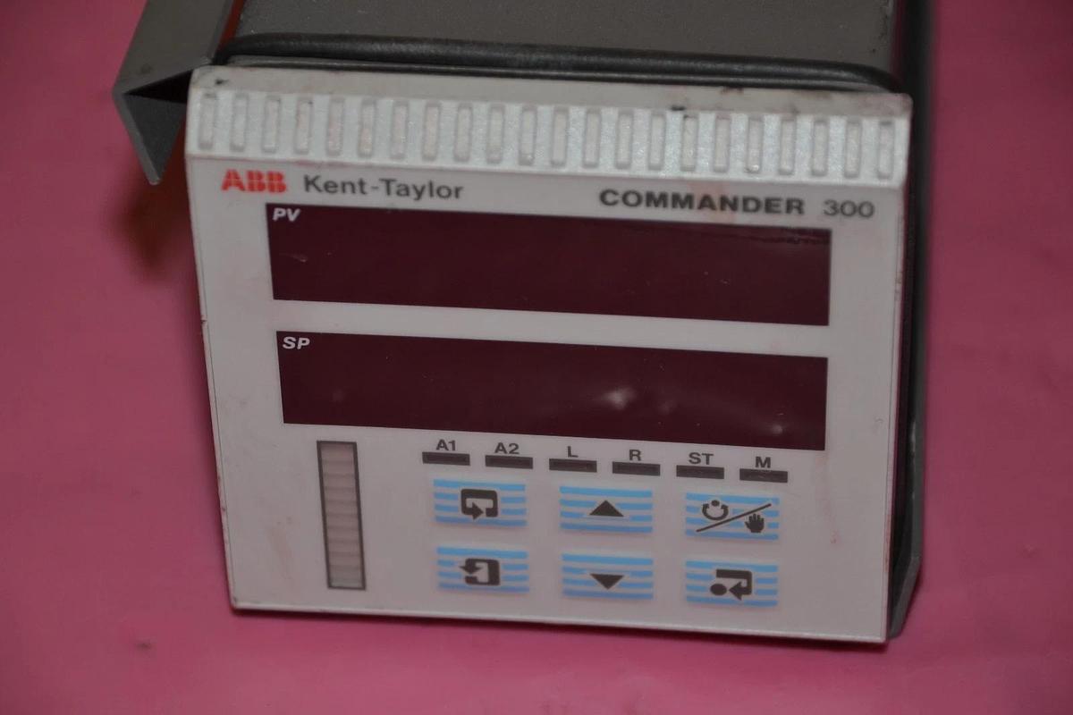 Used ABB Kent Taylor  C3000010STD Commander 300 Temperature Temp Controller