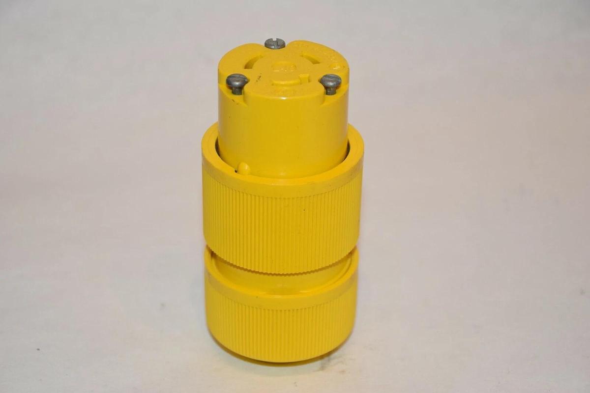 NEW GE GENERAL ELECTRIC L10 20A 125/250V FEMALE LOCKING PLUG
