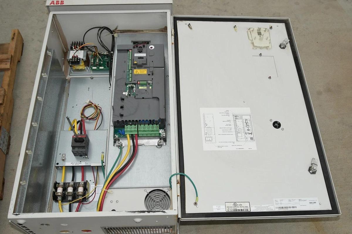 Used ABB ACH550-PDR-031A-4+B058 AC DRIVE  20HP  3ph 380-480 31A