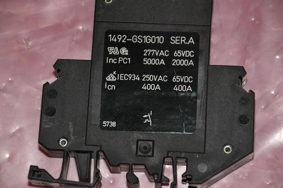 Used (LOT OF 2) ALLEN BRADLEY CIRCUIT BREAKER 1492-GS1G010 SER. A 1 A 1A AMP