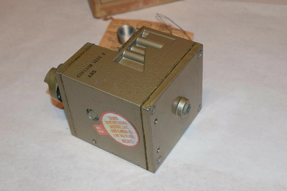 NEW HONEYWELL CS5133B 1011 2 POWERPILE ADATROL MANUAL COMBINATION GAS CONTROL