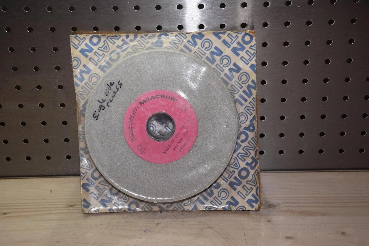 Cincinnati Milacron 32A60-J4-VFM, P2342 Grinding Wheel  7 x 1 x 1-1/4 NOS