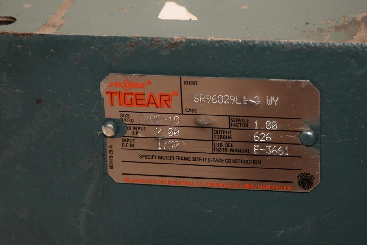 Used DODGE TIGEAR SR96029L1-9-WY size 200 Ratio 626 Torque 1750rpm Gear Reducer