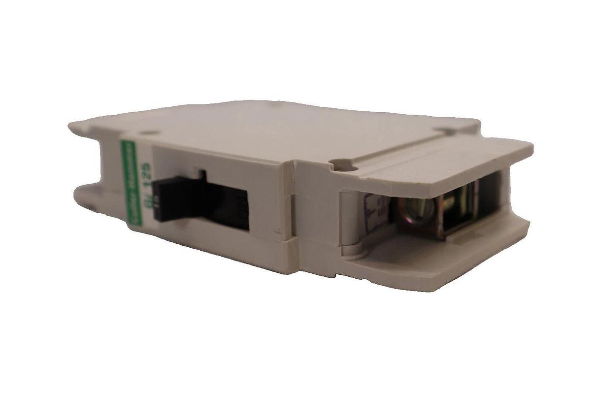 Cutler Hammer Molded Case Circuit Breaker Gi1015 15 Amp 15A 240v 1p 1 pole (NEW)