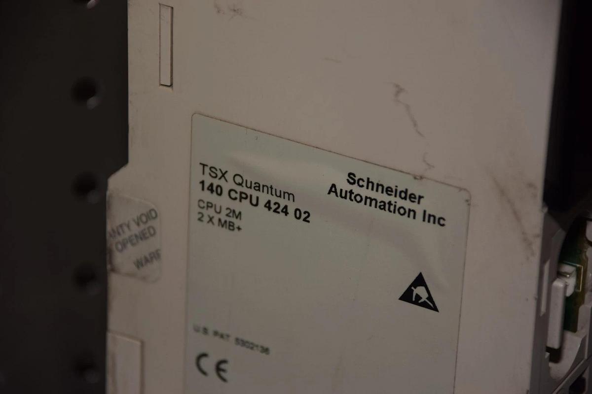 Used Schneider Modicon  TSX Quantum CPU 140CPU42402 Module 140-CPU-424-02