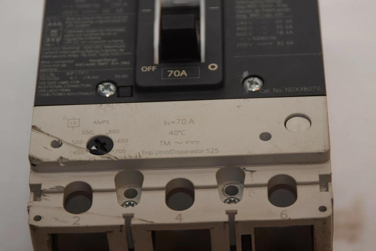 Used SIEMENS NDGA 3VL2107-1KN30-0AA0 NDX3B070 70A 70 Amp A Circuit Breaker