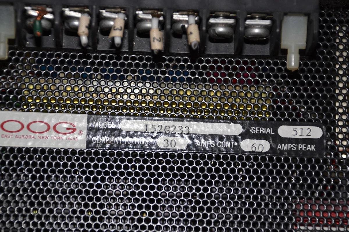 Used MOOG 152G233 CONTROLLER SERVO BRUSHLESS PWM 30AMP