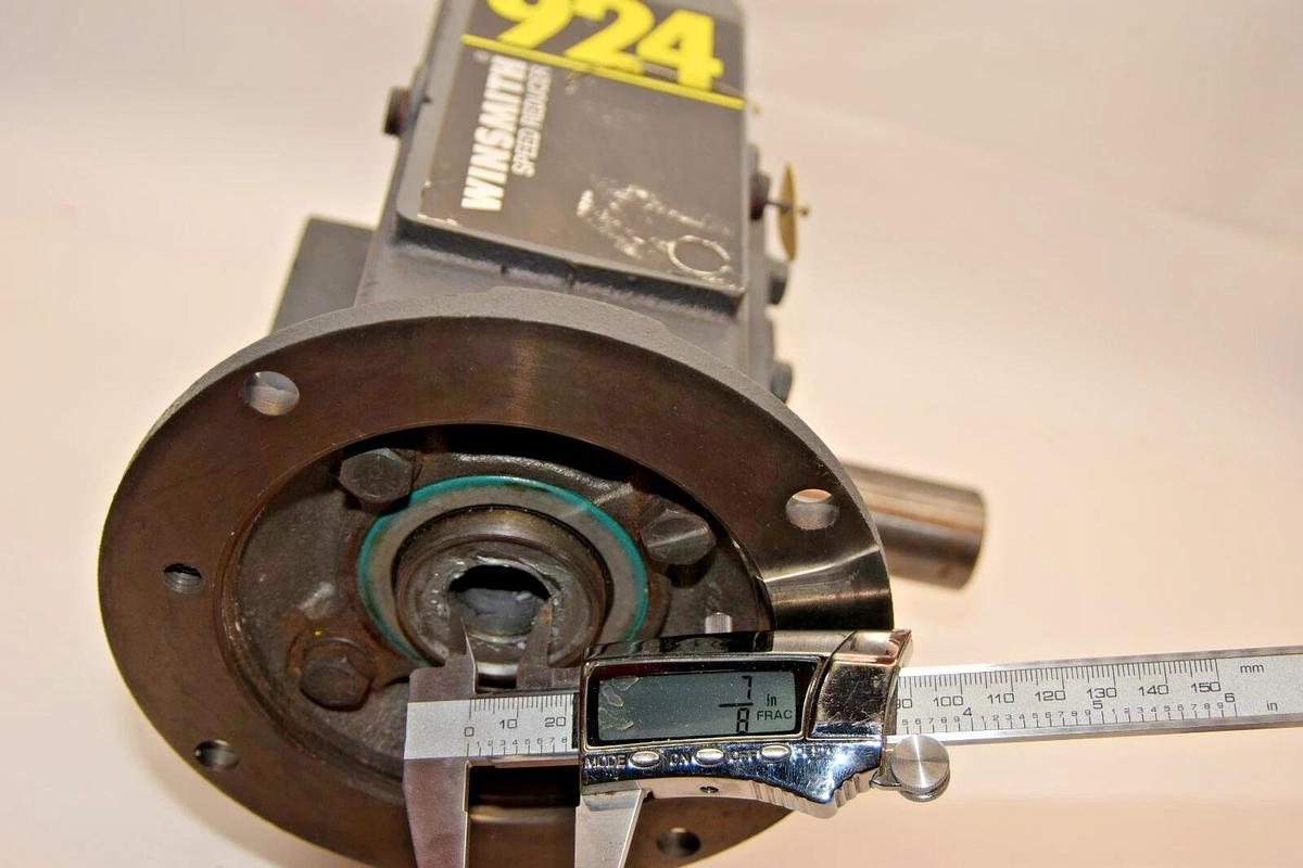 Winsmith 924 924MDN Gear Box Speed Reducer 1750rpm 2.77hp Ratio 10:1 NEW